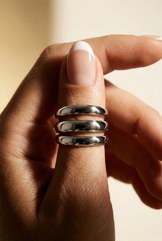 Bague ouverte triple dôme argentée – Acier inoxydable | Bague femme moderne