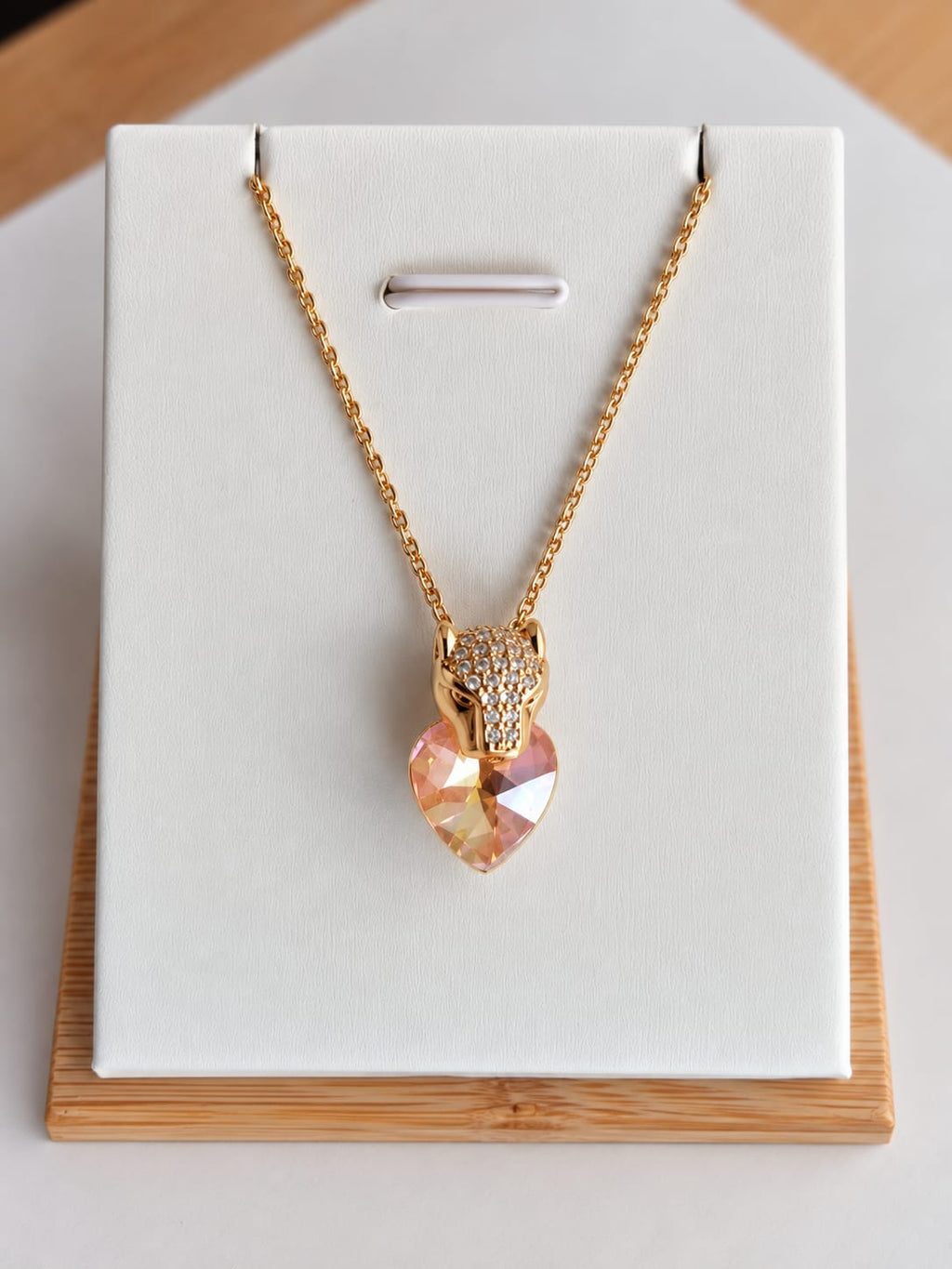 Collier et Pendentif Tête de Panthère Cœur Zircon – Acier Inoxydable Plaqué Or 45+5 cm