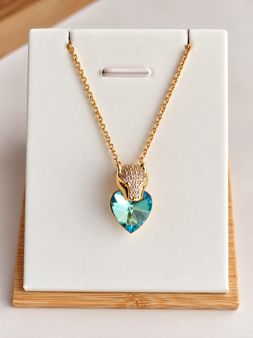 Collier et Pendentif Tête de Panthère Cœur Zircon – Acier Inoxydable Plaqué Or 45+5 cm