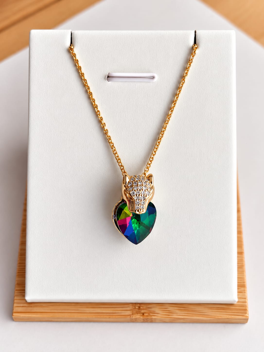 Collier et Pendentif Tête de Panthère Cœur Zircon – Acier Inoxydable Plaqué Or 45+5 cm