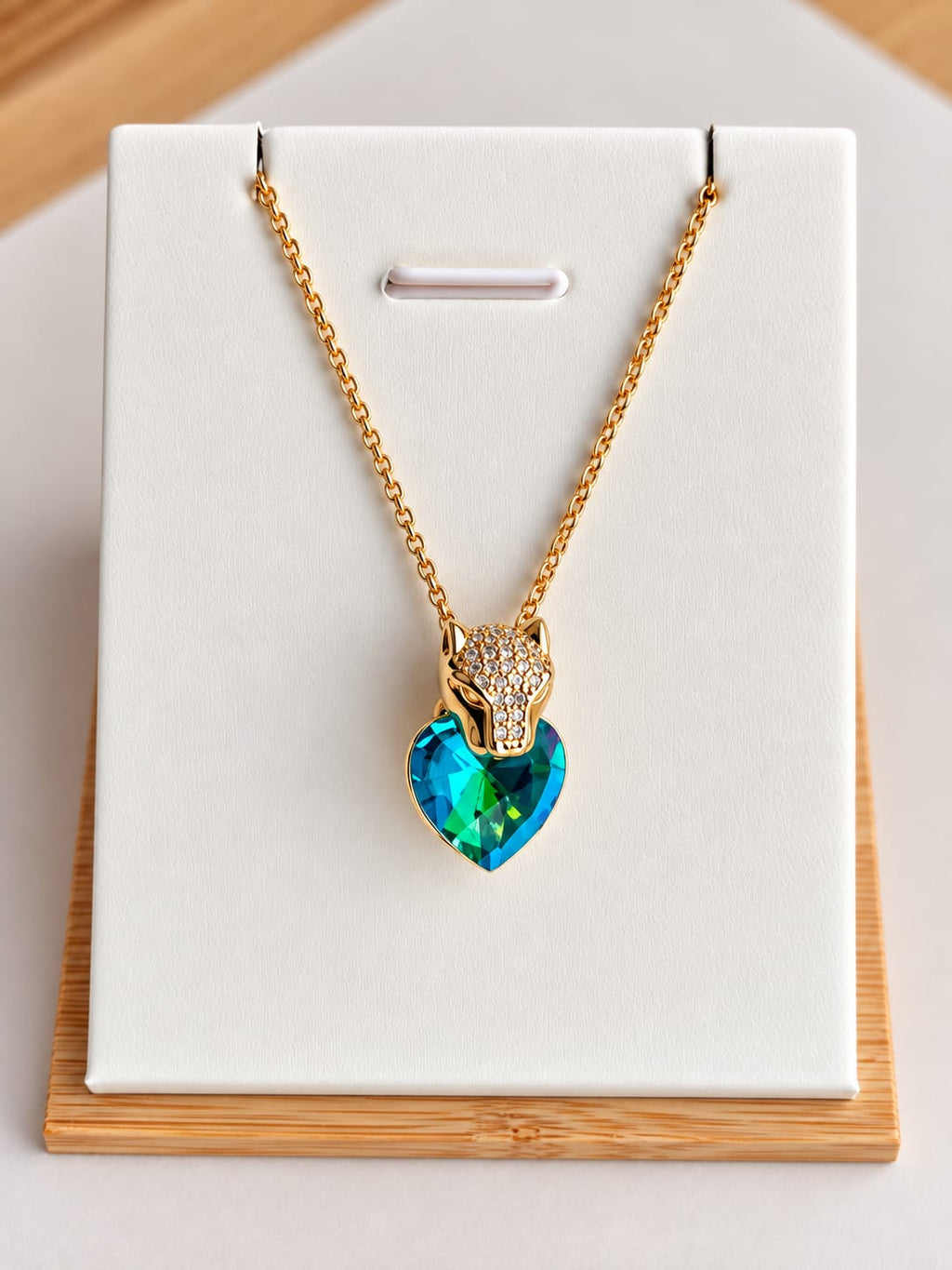 Collier et Pendentif Tête de Panthère Cœur Zircon – Acier Inoxydable Plaqué Or 45+5 cm