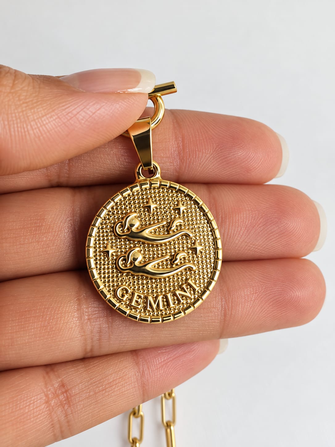 Gémeaux - Collier astrologique zodiaque doré – Pendentif Gemini en acier inoxydable - Gravure à la demande