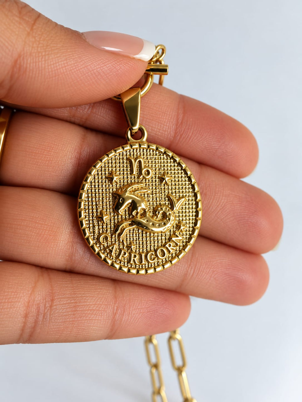 Capricorne - Collier astrologique zodiaque doré – Pendentif Capricorne en acier inoxydable - Gravure à la demande