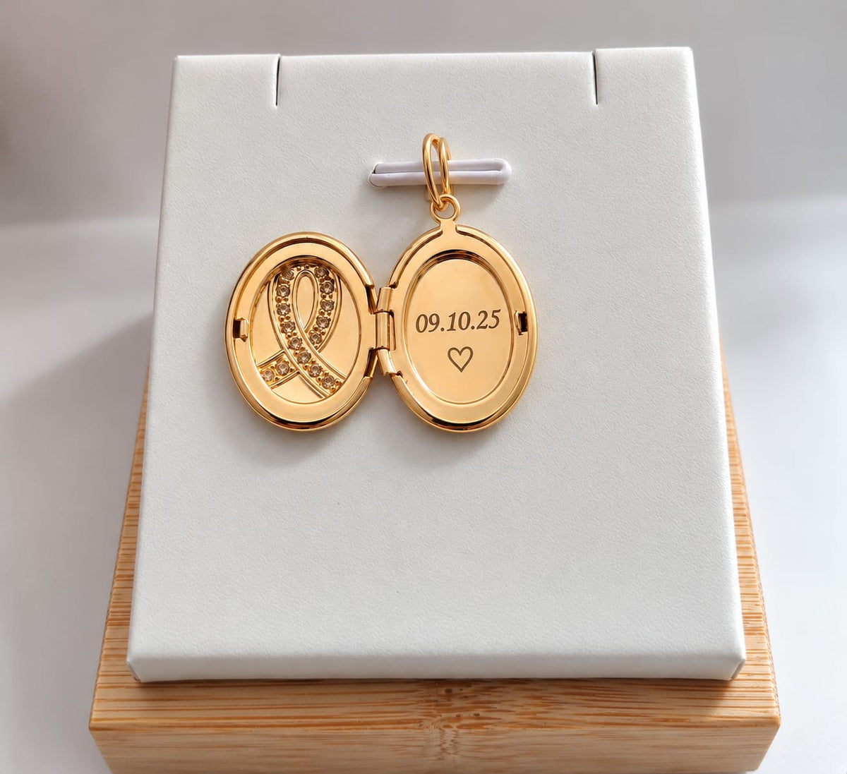 Pendentif Médaillon Personnalisé Gravé – Acier Inoxydable Plaqué Or – Médaillon Photo & Message – Bijou Cadeau souvenir Femme Homme mixte