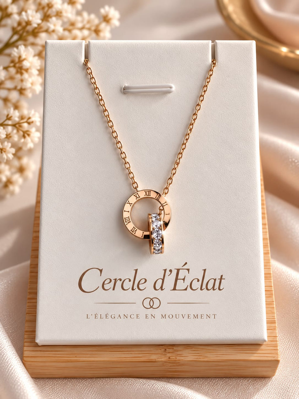 Collier Anneaux Entrelacés – Chiffres Romains & Zircon | Acier Titane Doré