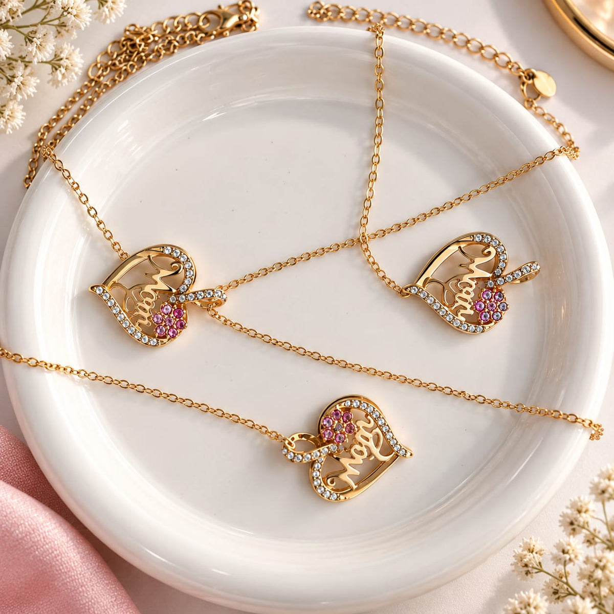 Collier Cœur Mom Plaqué Or Rose – Pendentif Amour de Maman Strass et Fleur Rose – Cadeau Fête des Mères – Alliage Plaqué Or 45+5 cm