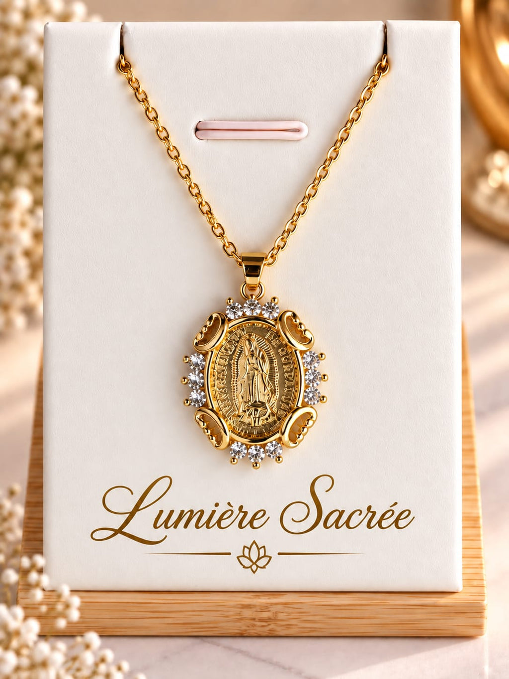 Collier Médaille Vierge de Guadalupe Plaqué Or – Pendentif Lumière Sacrée Acier Inoxydable et Zircons – Bijou Religieux Protection – Pendentif Seul ou Collier 45+5 cm