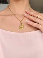 Collier Future Maman "Douce attente" – Pendentif Famille en Acier Inoxydable Doré - Gravure à la demande