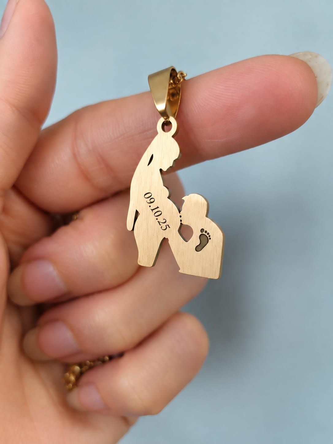 Collier Future Maman "Douce attente" – Pendentif Famille en Acier Inoxydable Doré - Gravure à la demande