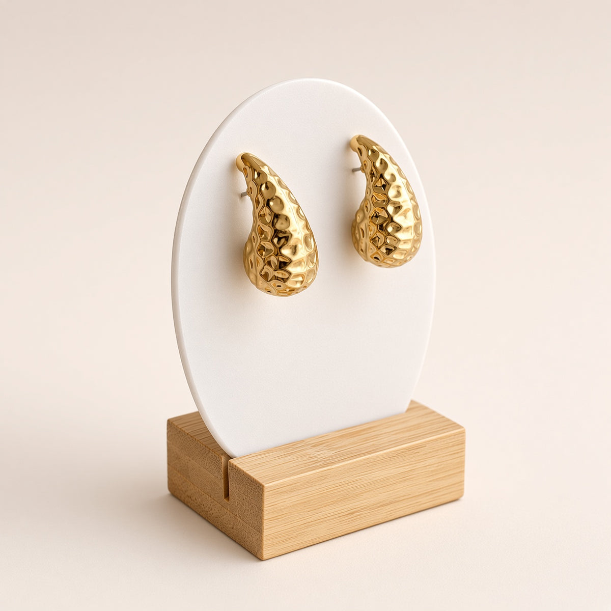 Puces Gouttes Dorées Or Texturé – Boucles d’Oreilles Goutte Martelée