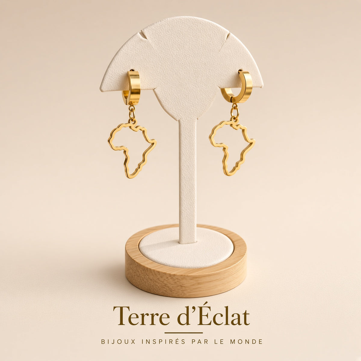 Créoles Pendantes Carte Afrique Or Terre d’Éclat – Boucles d’Oreilles Dorées