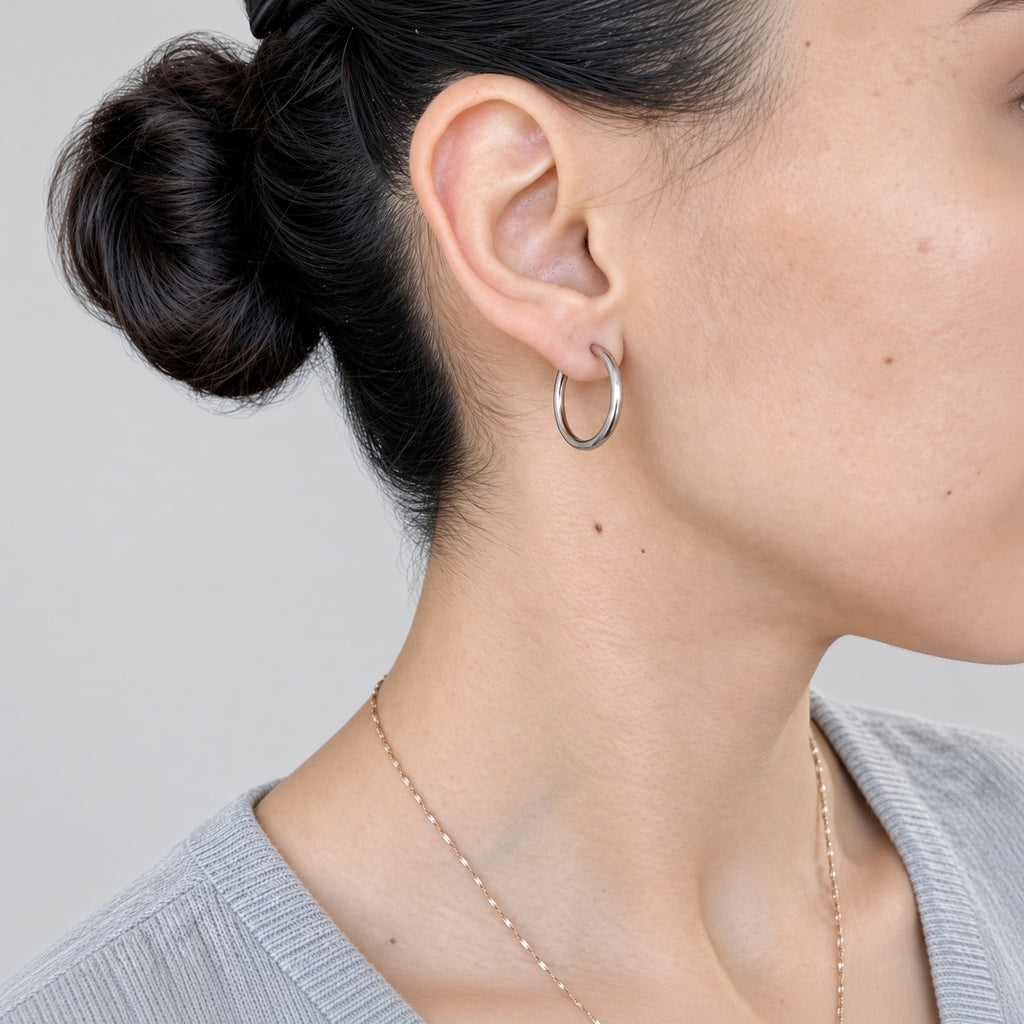 Créoles Argentées Harmonie – Boucles d’Oreilles Créoles Acier Intemporelles
