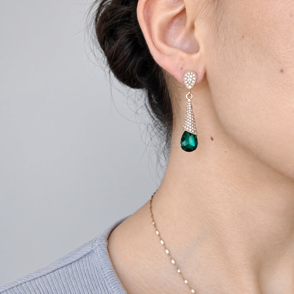 Boucles d’Oreilles Pendantes Éclat d’Émeraude – Goutte Verte Or & Strass