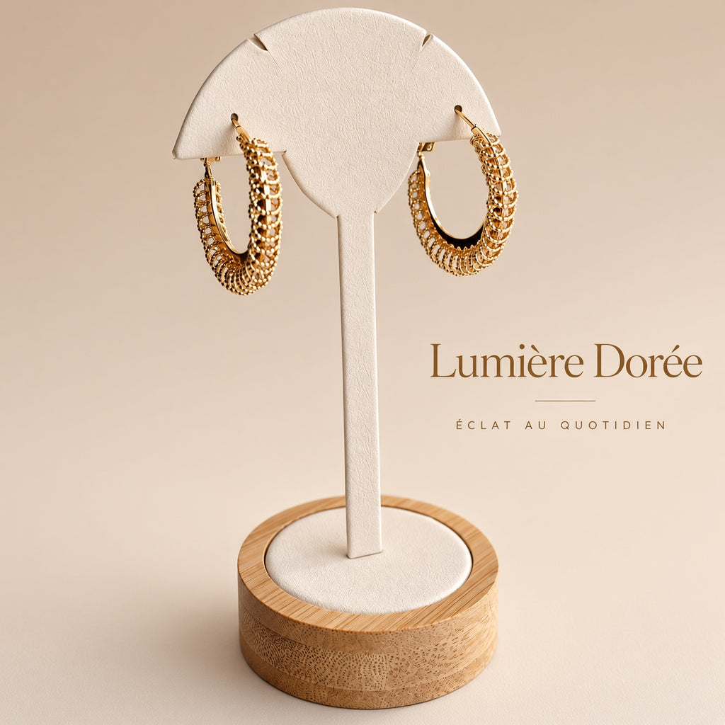 Créoles Or Texturées Lumière Dorée – Boucles d’Oreilles Éclat au Quotidien