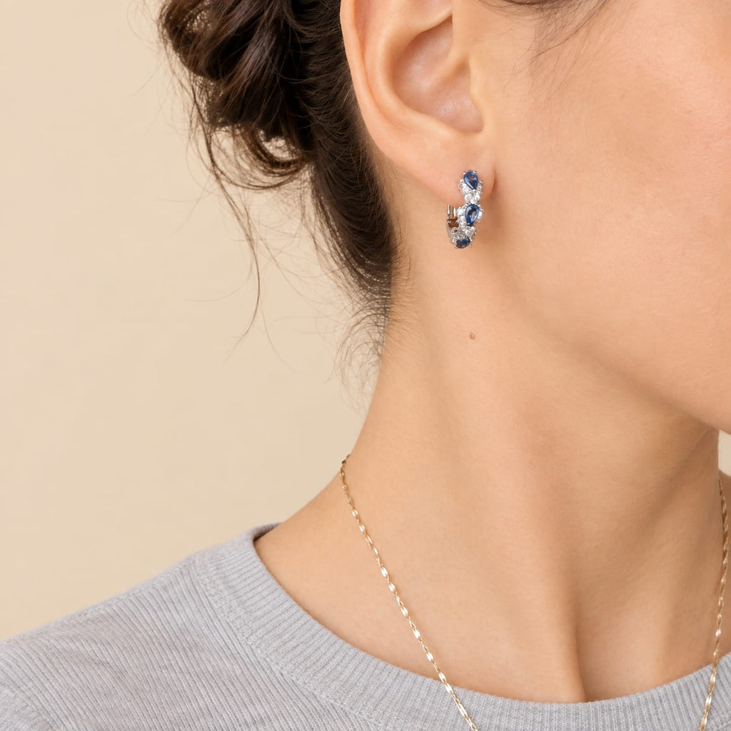 Créoles Argentées Zodiaque Précieux – Boucles d’Oreilles Saphir & Strass