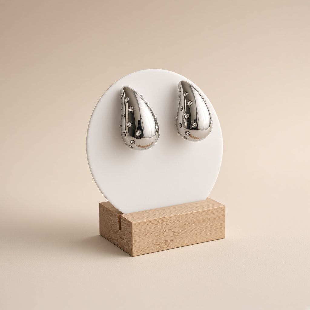 Puces Goutte Argentées Éclat d’Argent – Boucles d’Oreilles femme Strass Polies