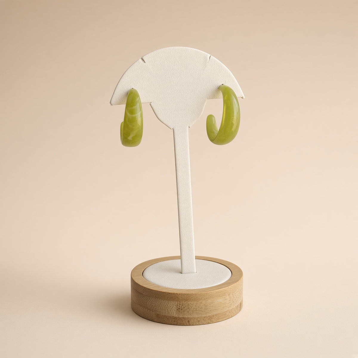 Boucles d'oreilles créoles résine verte olive – Acrylique | Bijoux femme modernes et légers