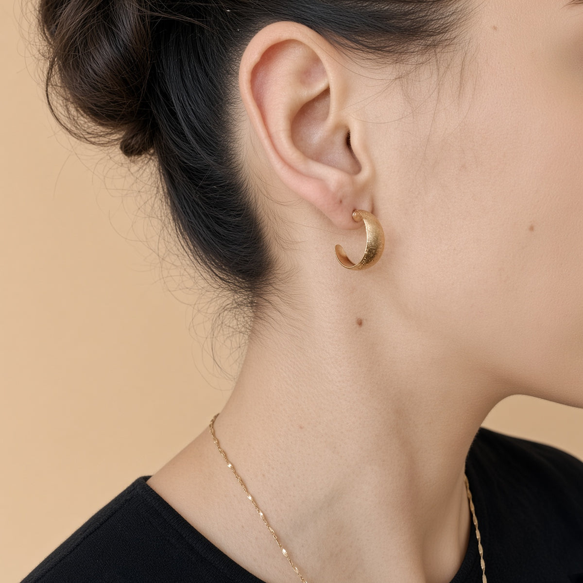 Boucles d'oreilles créoles épaisses sablées – Acier inoxydable plaqué or | Bijoux femme texturés