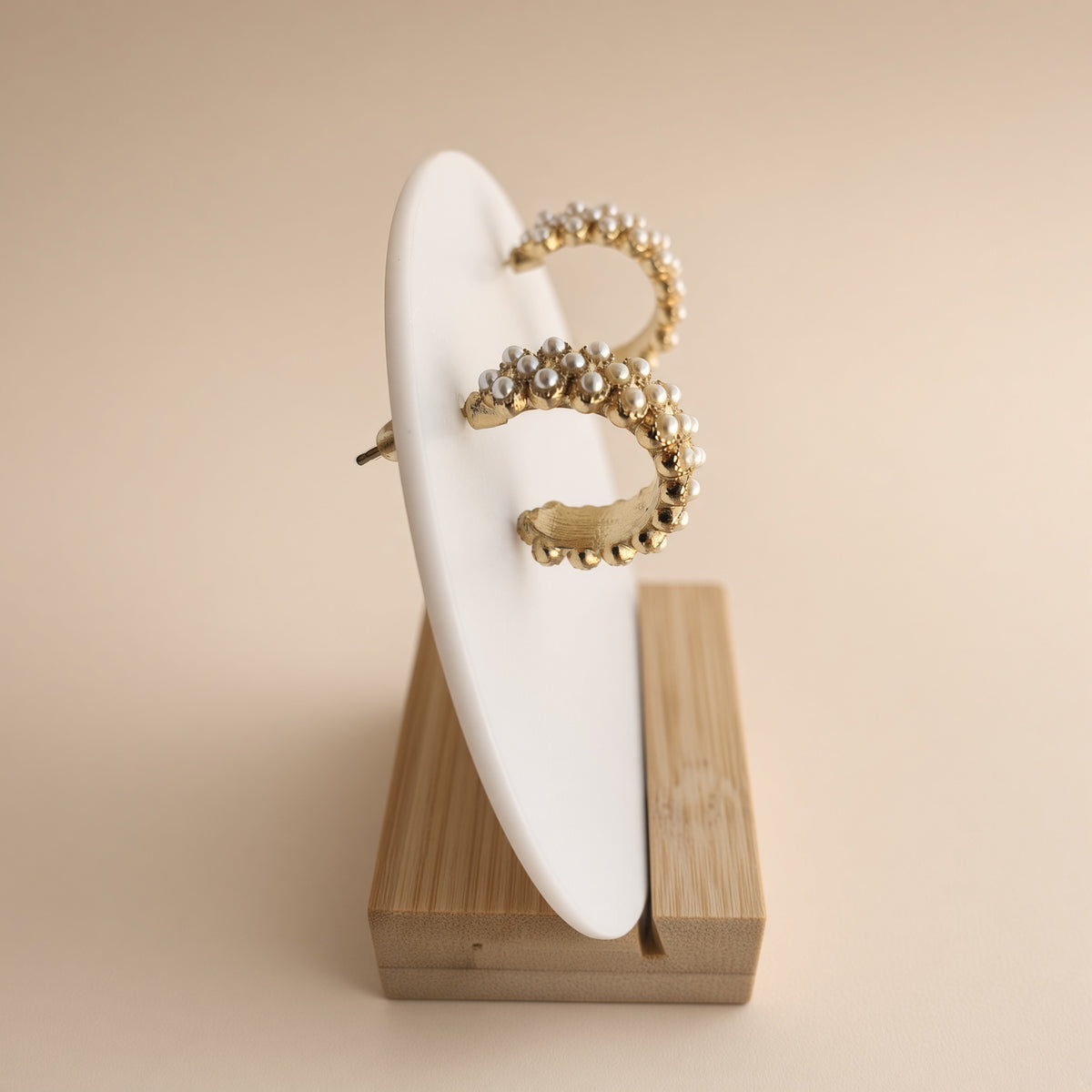 Boucles d'oreilles créoles perles – Acier inoxydable et perles synthétiques | Bijoux femme élégants