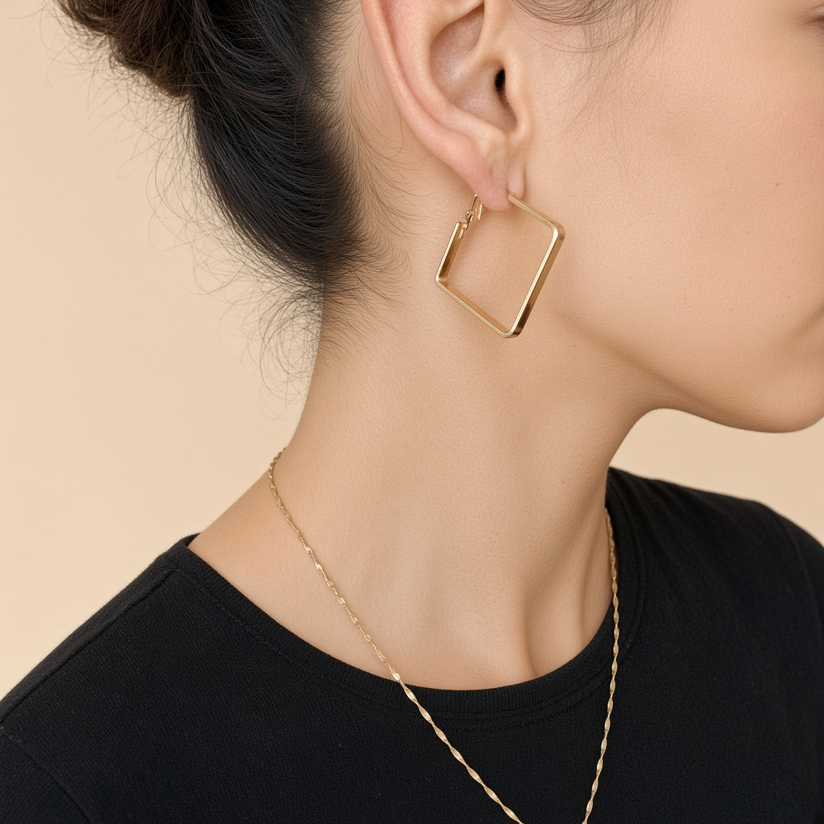 Boucles d'oreilles créoles carrées – Acier inoxydable plaqué or | Bijoux femme graphiques