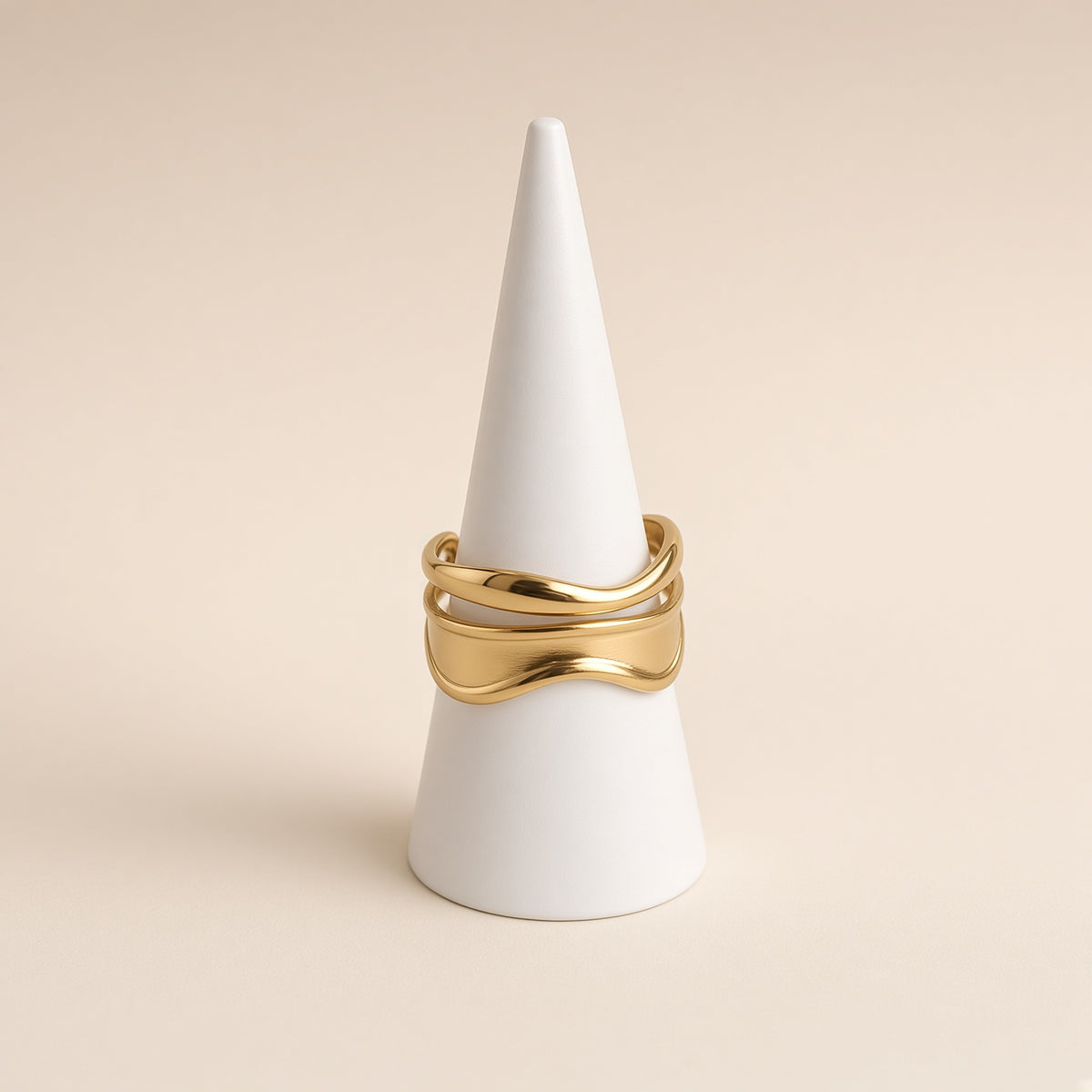 Bague ondulée double rang dorée – Acier inoxydable plaqué or | Bague femme moderne