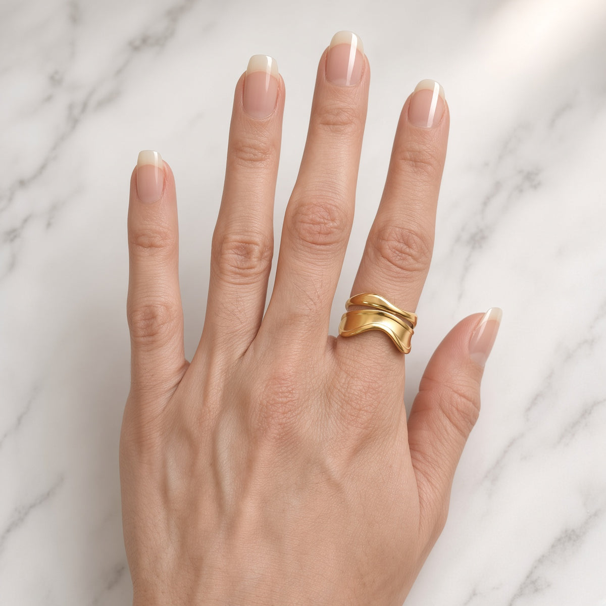 Bague ondulée double rang dorée – Acier inoxydable plaqué or | Bague femme moderne