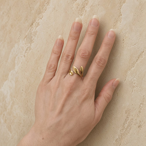 Bague ouverte feuilles dorées – Acier inoxydable plaqué or | Bague femme moderne