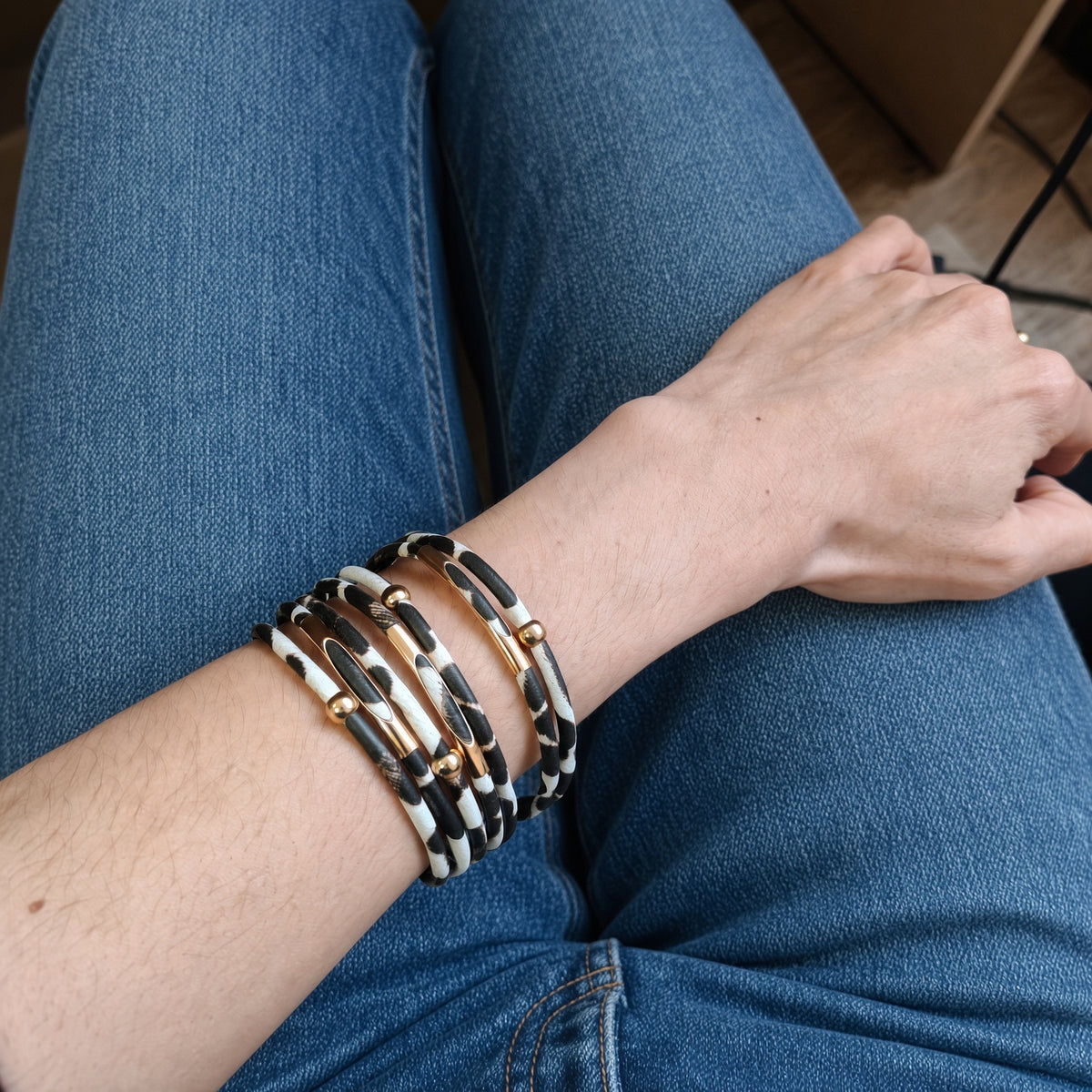 Bracelet multi-rangs imprimé Leopard– Cuir et fermoir aimanté doré | Bracelet femme