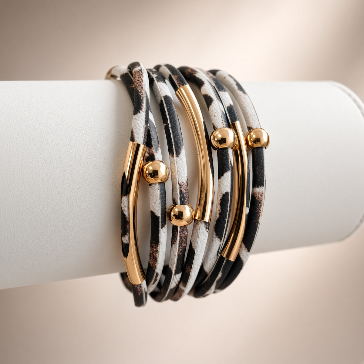 Bracelet multi-rangs imprimé Leopard– Cuir et fermoir aimanté doré | Bracelet femme