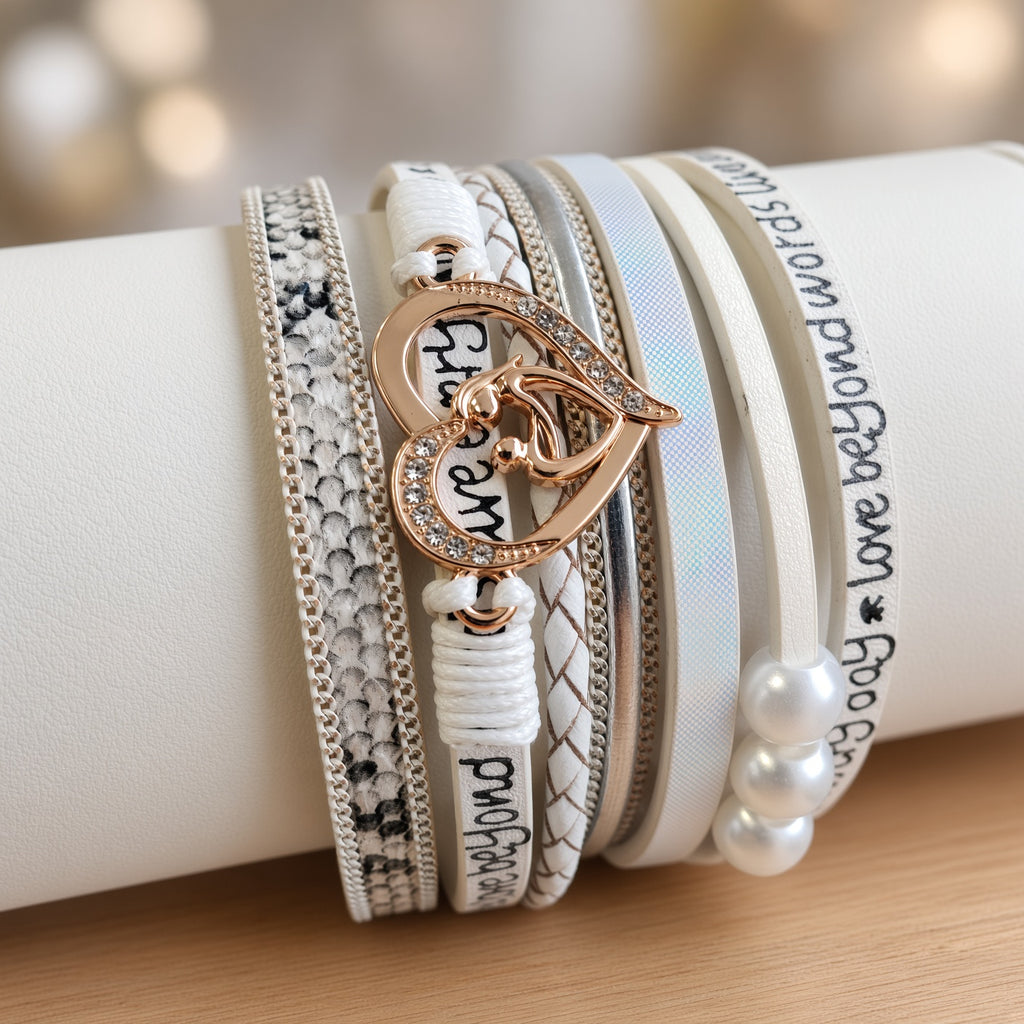 Bracelet multi-rangs blanc – Perles, message et fermoir cœur | Fermoir aimanté doré