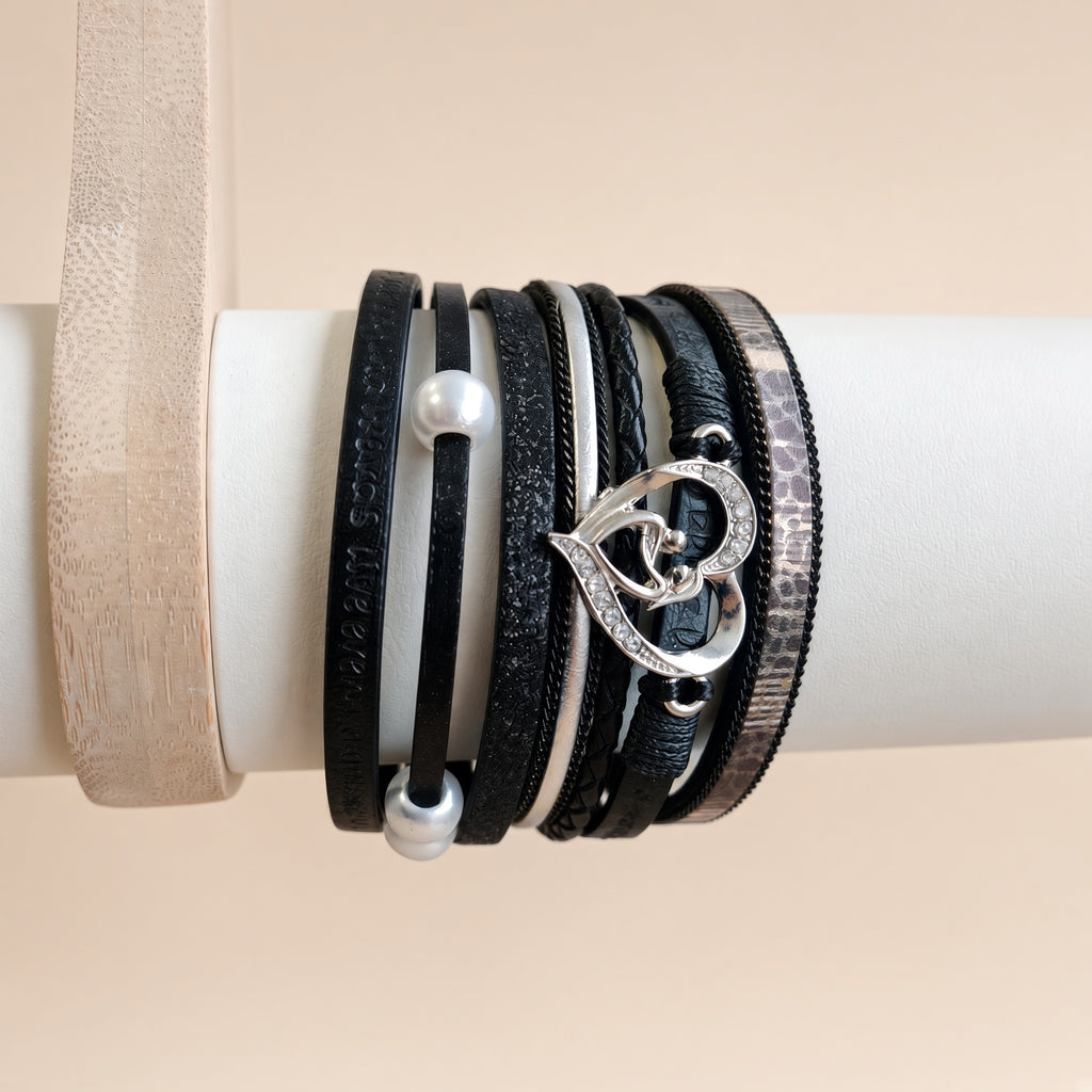 Bracelet multi-rangs noir – Cuir, perle et fermoir cœur | Acier inoxydable aimanté