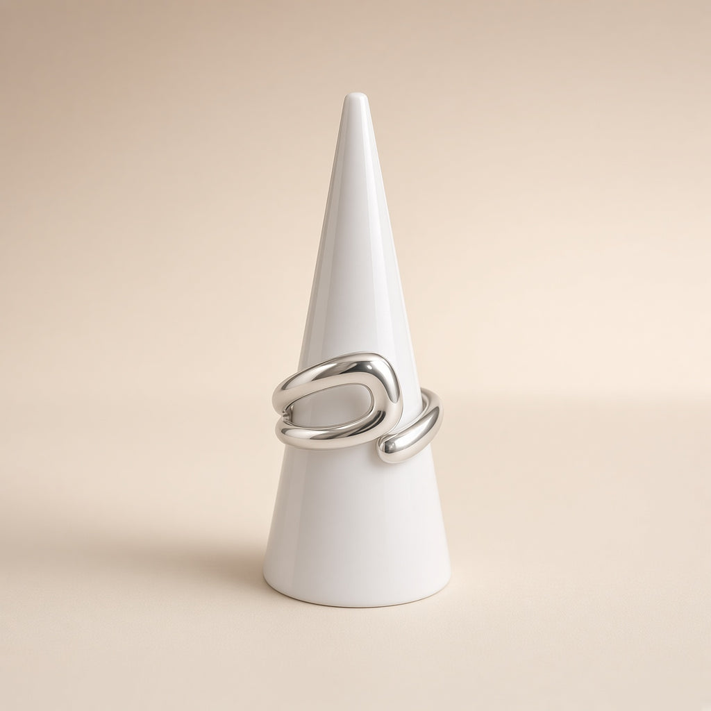 Bague ouverte sculpturale argentée – Acier inoxydable | Bague femme moderne