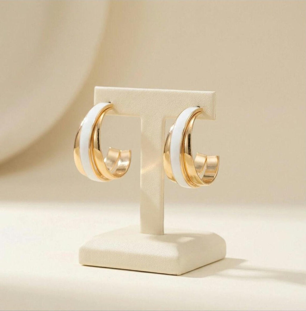 Boucles d'oreilles femme créoles blanche nacre et plaqué or