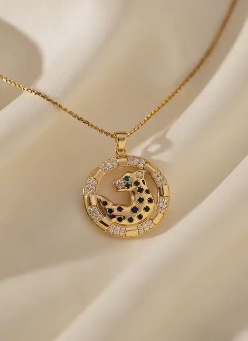 Collier Guépard Doré – Pendentif Cercle Zircon – Acier et Laiton Plaqué Or 18K - Bijoux unisexe femme/homme